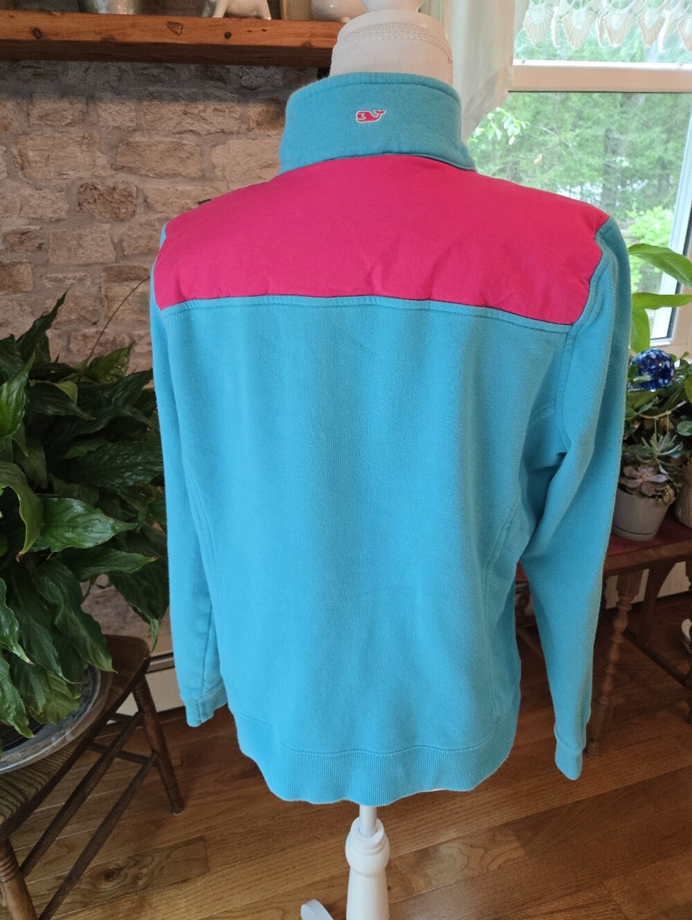 Vineyard Vines Womens XS Teal Pullover with Hot Pink Shoulder Panels - Picture 3 of 5